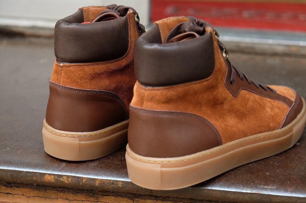 Zapatillas altas de cuero marrón / Zapatos con alzas hechos a mano