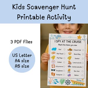 Może przedstawiać: Drukowana karta aktywności z poszukiwaniem skarbów dla dzieci z tekstem "Kids Scavenger Hunt Printable Activity". Karta zawiera listę przedmiotów do znalezienia, takich jak basen, kapelusz plażowy i klapki. Obrazek pokazuje również tekst "3 PDF Files" i "US Letter, A4 size, A5 size."
