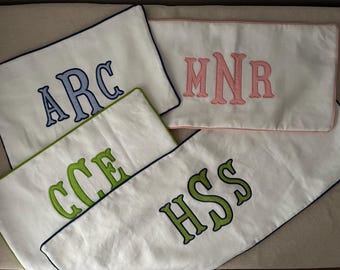 Dorm pillow / Applique pillow cover/ Monogram lumbar pillow/ Name pillow / Personalized pillow/ Initial cushion/ Bed linen pillow