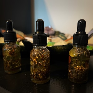 Millionaire Manifestation Anointing Oil: Hoodoo Money Conjure