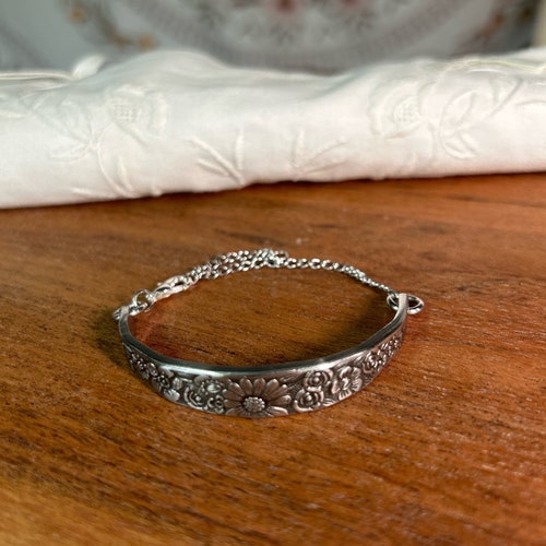 Bracelet Interpur Flower Spoon : des couverts recyclés