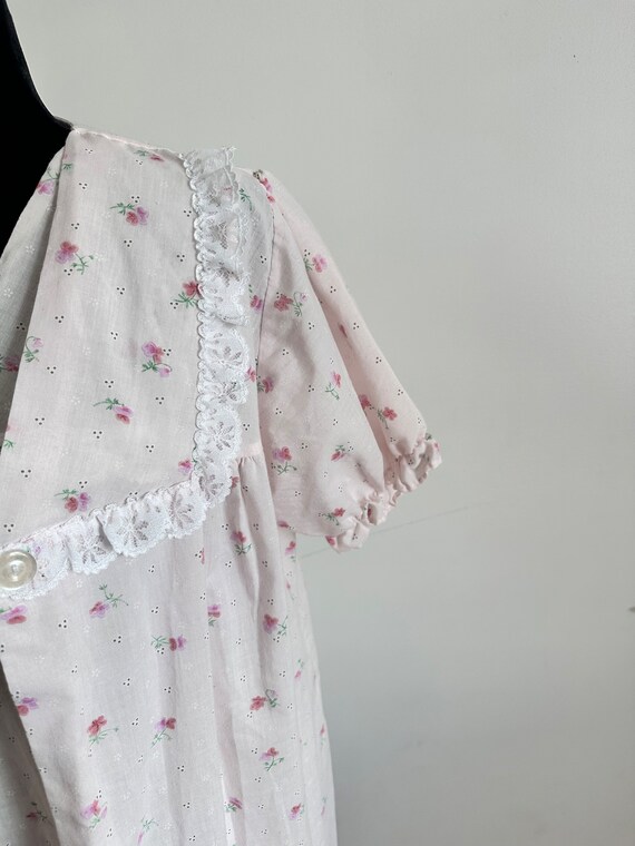 Vintage  pale pink & floral  nightgown  set,size … - image 4