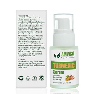Peut inclure: Bouteille de s&eacute;rum de curcuma AMVital verte et blanche avec un distributeur &agrave; pompe. L'&eacute;tiquette comprend le nom du produit, "S&eacute;rum de curcuma", et les mots "Apaisant, &Eacute;claircissant, Hydratant". Poids net 30 ml.