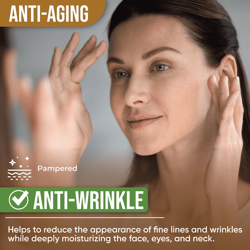Peut inclure: Une femme se touche le visage, avec le texte "ANTI-AGING" et "ANTI-WRINKLE". L'image fait la promotion d'un produit qui aide &agrave; r&eacute;duire l'apparence des ridules et des rides tout en hydratant le visage, les yeux et le cou.