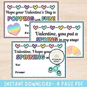 Puede incluir: Cuatro tarjetas de San Valent&iacute;n imprimibles con corazones coloridos y texto juguet&oacute;n. Las tarjetas presentan las frases "&iexcl;Espero que tu D&iacute;a de San Valent&iacute;n sea POPPING de FUN!", "&iexcl;Valent&iacute;n, pones SPRING en mi paso!", "&iexcl;Valent&iacute;n, espero que est&eacute;s SPINNING de JOY!" y "&iexcl;Valent&iacute;n, eres el MEJOR!"