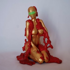 Hajime Sorayama Tribute Sculpture – Gold Fluid Resin Art Toy (Preorder)