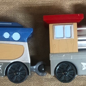 Sonic Wacky Pack Engine and Car