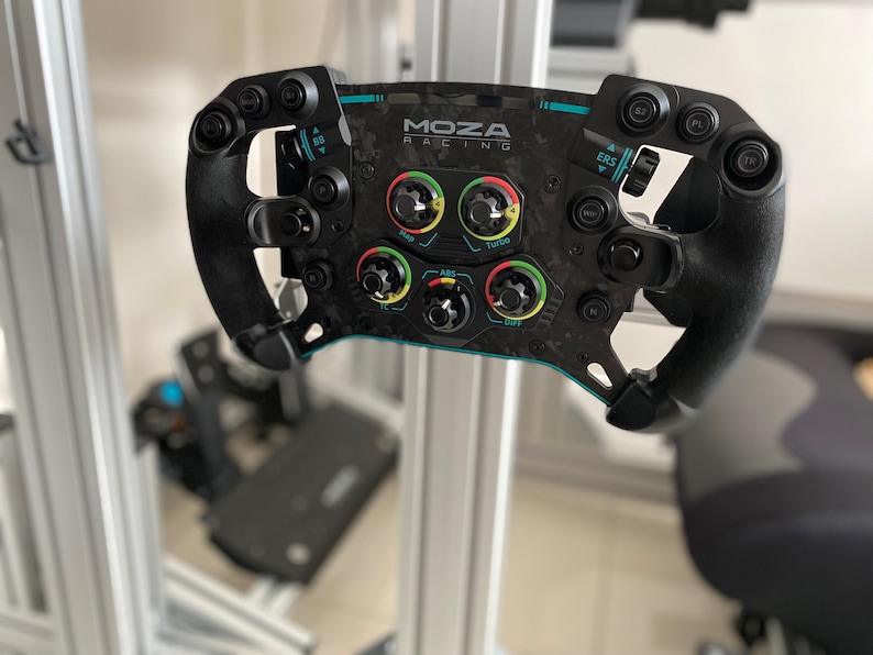 MOZA Quick Release for Steering Wheel Black add for sim racers great to display the secorday steering wheel. CS GS FSR Wheel and RS Steering QR wall mount and Aluminium Profile Mount. Bolts M8 Frame holder MOZA. Mount for Alu Cockpits MOZA Upgrade