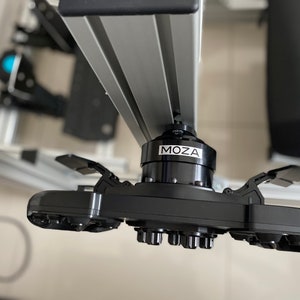 MOZA Quick Release for Steering Wheel Black add for sim racers great to display the secorday steering wheel. CS GS FSR Wheel and RS Steering QR wall mount and Aluminium Profile Mount. Bolts M8 Frame holder MOZA. Mount for Alu Cockpits MOZA Upgrade