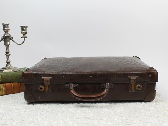 Early Mid Century Gentleman's Travel Suitcase wit… - image 3