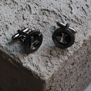 Gemelos con iniciales personalizables hechos a mano, gemelos con letras personalizadas, joyería para hombre, regalos para él, accesorio de boda, regalo para padrinos de boda.