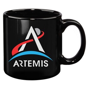 NASA Artemis-programmugg | 590 ml svart keramik, rymdsamlarobjekt