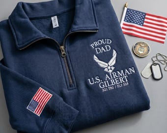 Sudadera personalizada con cremallera de un cuarto para papá de la Fuerza Aérea, sudadera personalizada para mamá orgullosa de un aviador, regalo para entrenamiento básico de la Fuerza Aérea de EE. UU., suéter con nombre de familia militar