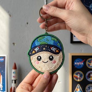 Embroidered Artemis II Inspired Keychain, NASA Space Keyring, Cute Earth Moon Design, Astronaut Gift, Space Lover Accessories