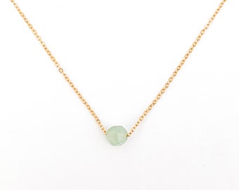 Green aventurine necklace natural stone minimalist lithotherapy on gold stainless steel chain