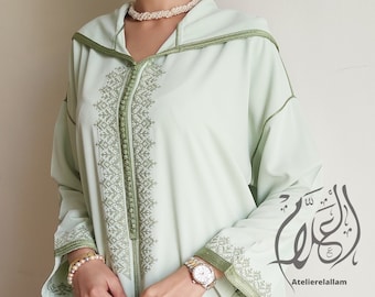 Moroccan pistachio green Ramadan jellaba, Trendy cross stitch embroidery djellaba, Moroccan dress for Eid al fitr 2024, Hooded caftan.