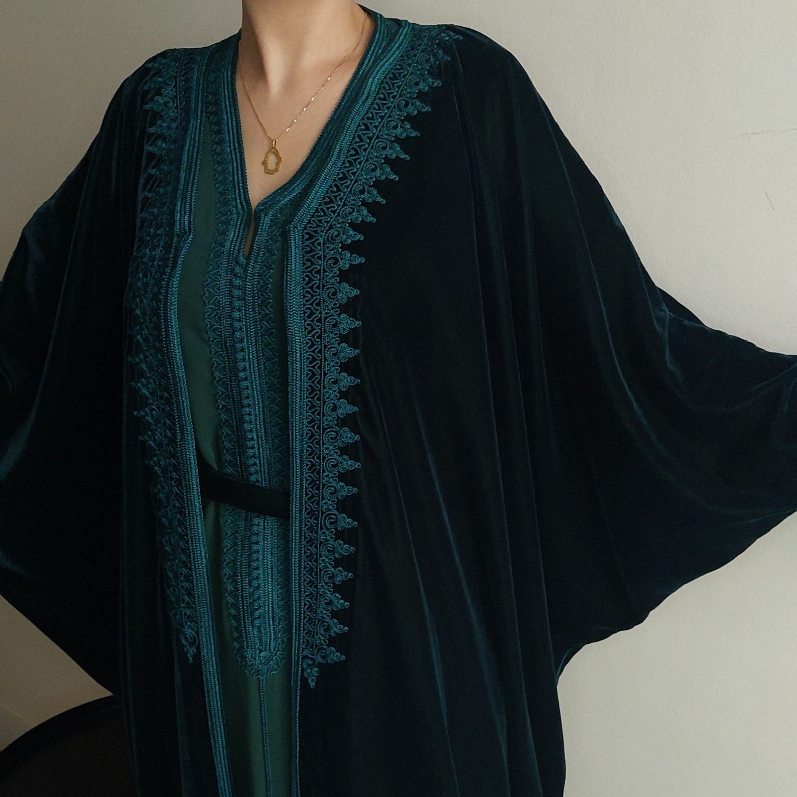 Emerald Green Velvet Moroccan Caftan, Embroidered 2 Pieces Kaftan ...