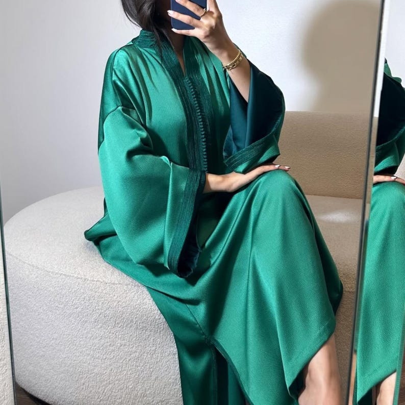 Moroccan caftan in Crepe Cady, Ramadan 2026 kaftan, Moroccan open kimono, Farasha dress, Gandoura, Arabic abaya, Fall_Winter abaya. Emerald Green