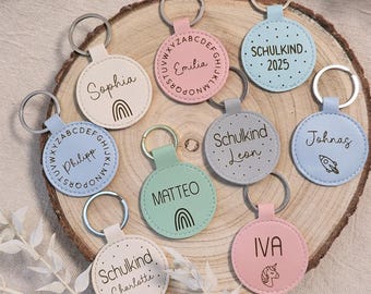Personalized faux leather keychain, back-to-school/kindergarten keychain with motif, small gift for schoolchildren