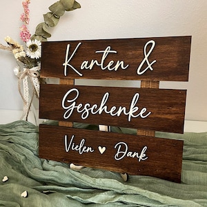 Houten huwelijksdecoratie – Gepersonaliseerde houten standaard voor menukaarten, tafeldecoratie en cadeautafel