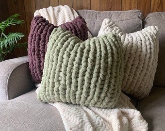 Cozy decorative pillows . Chunky knit pillows . Chunky knit square pillows . 17" knit pillow . Handmade chunky knit pillow . Cozy pillow .