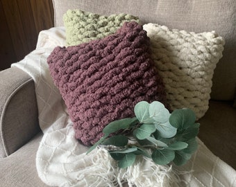 Cozy decorative pillows . Chunky knit pillows . Chunky knit square pillows . 17" knit pillow . Handmade chunky knit pillow . Cozy pillow .