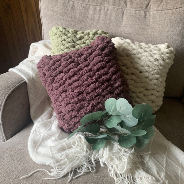 Cozy decorative pillows . Chunky knit pillows . Chunky knit square pillows . 17" knit pillow . Handmade chunky knit pillow . Cozy pillow .