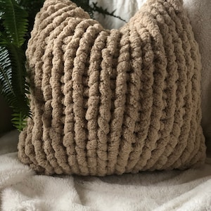 Chunky knit square pillow . Chunky knit pillow . Handmade chunky knit pillows . Cozy decorative pillows . 17" knit pillow . Textured pillow