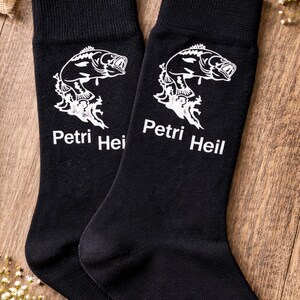 Angeler Socken Angeln Vatertag Papa Geschenkideen Geburtstag Geschenk witzig Hecht Forelle Fisch Lachs Köder Großer Fang Norwegen Schweden