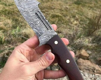 Cuchillo de caza y acampada de Damasco hecho a mano con mango de madera AK Cutlery