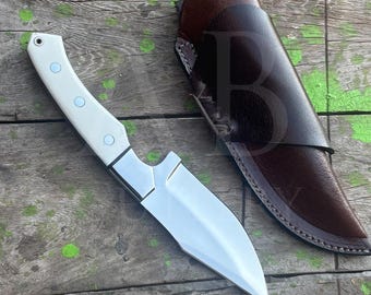 Cuchillo de caza de acero inoxidable hecho a mano por AB Cutlery, mango de acero y resina.