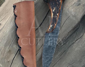 Cuchillo desollador personalizado, hecho a mano, con hoja lavada con ácido en acero 1095 y funda de cuero.