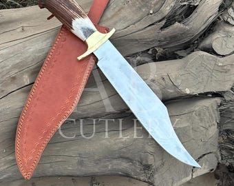 Cuchillo Bowie de caza de acero D2 hecho a mano con mango de asta de ciervo.