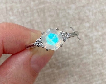 Anel de Pedra da Lua Arco-Íris / Anel de Pedra da Lua em Prata Maciça / Anel com Corte Hexagonal / Anel de Prata com Pedra da Lua / Anel de Noivado para Ela / Anel Solitário