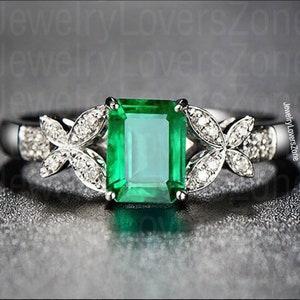 Lab Emerald Ring- 925 Sterling Silver Ring- Beautiful Engagement Ring- Promise Ring- Green Gemstone Ring- Anniversary Gift For Wife