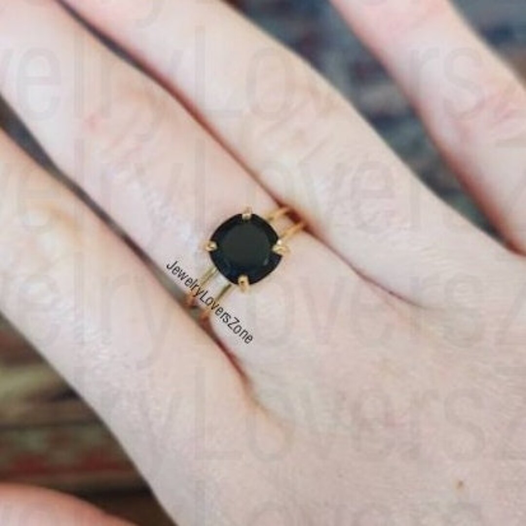Pentagon Onyx Banding ring-2col