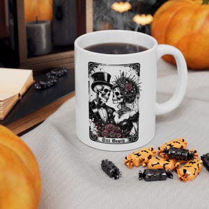 Tarotkarte 'Til Death Farbmorphing Becher, Gothic Braut und Bräutigam Becher, Rock n Roll Hochzeit, Verlobungsgeschenk, Brautparty für Gothic Paar
