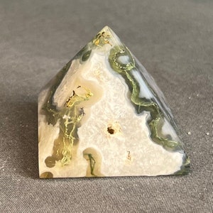 Druzy Moss Agate Pyramid / Moss Agate / Healing Crystal / Gift / Natural Crystal