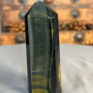 Tiger Eye Point (4) / Blue Flash Tigers Eye / Healing Crystal / Tigers Eye Crystal / Blue Tigers Eye / Gift