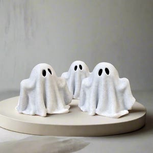 Small Elegant Ghost - Minimalist Halloween Decor, 3D printed Spooky Accent