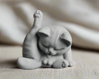 Figura de gato acicalándose — Divertido regalo impreso en 3D para amantes de los gatos, decoración de escritorio
