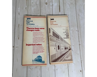 Horarios de trenes nacionales de Amtrak, octubre de 1979. Lote de 2 horarios ferroviarios antiguos.