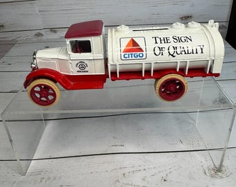 1953 Chevrolet Texaco Tow Truck 1:18 Scale Mira by Solido Vintage