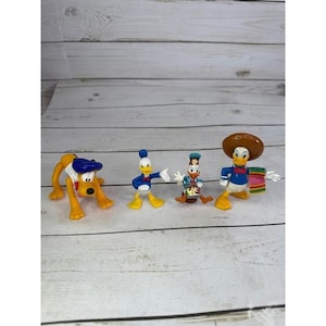 Vintage Disney PVC figure Lot of 4 Donald Duck Pluto Sombrero Cake Toppers