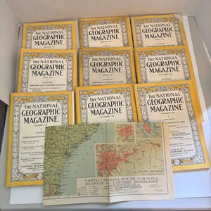 1926 National Geographic Magazine Lot med 9 vintage samlarobjekt med utvikbara kartor
