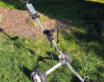 Vintage Knight 3000 Folding Golf Push-Pull Cart - 2 Wheel Bag Carrier Manual Pull Caddy Trolley – Lightweight Aluminum Frame Large Wheels