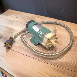 8,2 Gpm-waterpomp voor vijvers/fonteinen - ORIGINELE Iwaki-magneetpompmodel MD-20R-115NL03 1-fase 2-polig 115 V 3000 tpm Mfg. # M1242748