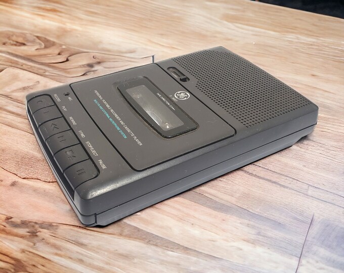 Vintage 1982 GE General Electric 35027 Personal Portable Cassette