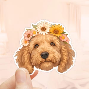 Sticker gouden doodle met bloemenkroon, sticker waterfles, hond moeder, laptopsticker, gouden doodle hond cadeau, hondenstickers, doodle hond