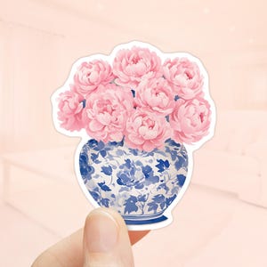 Pegatina de peonías rosas estilo chinoiserie, peonías en acuarela, vinilo resistente al agua, pegatina para portátil, pegatinas de flores, jarrón de estilo chinoiserie azul, calcomanía de peonía